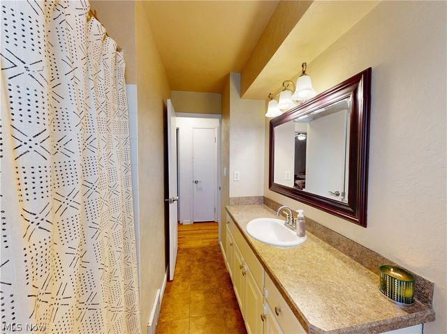1339 Haverston Road, Lyndhurst, OH 44124