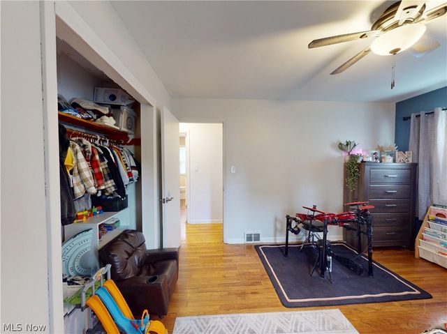 1339 Haverston Road, Lyndhurst, OH 44124