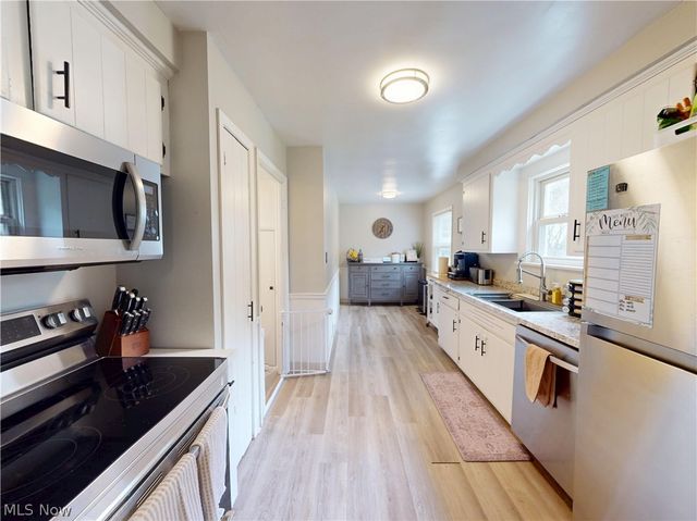 1339 Haverston Road, Lyndhurst, OH 44124