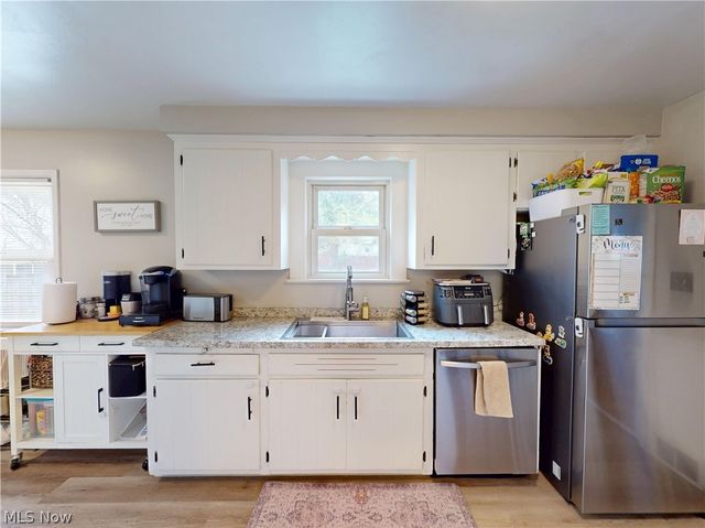 1339 Haverston Road, Lyndhurst, OH 44124
