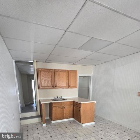 427 W MARKET ST, Mahanoy City, PA 17948