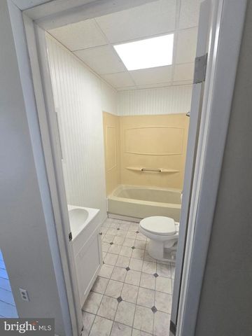 427 W MARKET ST, Mahanoy City, PA 17948