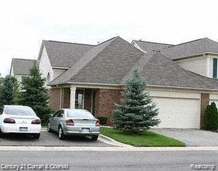 171 Legacy Park Circle, Dearborn Heights, MI 48127