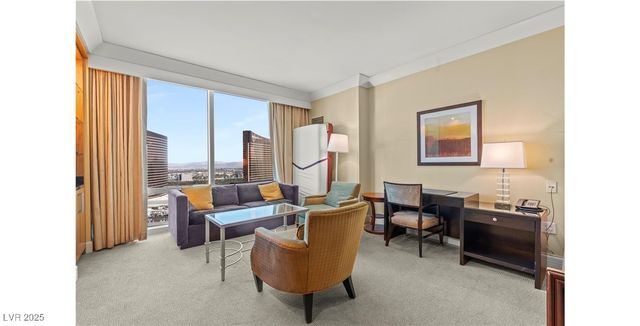 2000 North Fashion Show Drive 3709, Las Vegas, NV 89109