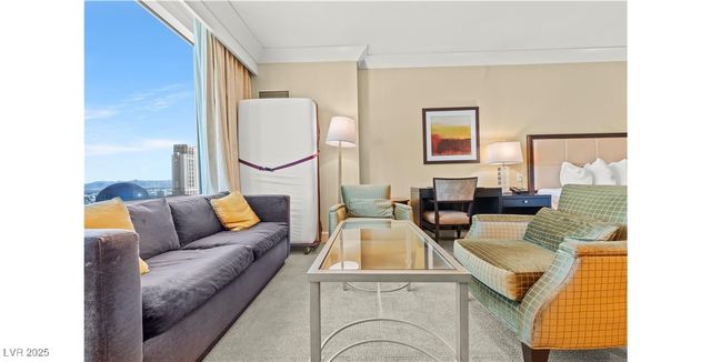 2000 North Fashion Show Drive 3709, Las Vegas, NV 89109