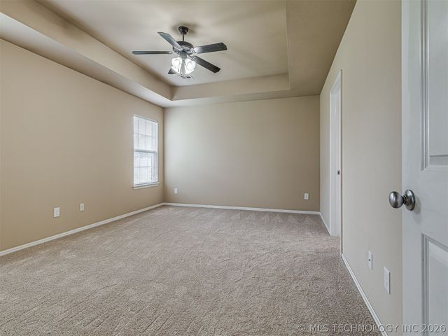 913 N Redbud Street, Jenks, OK 74037