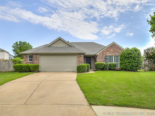 913 N Redbud Street, Jenks, OK 74037