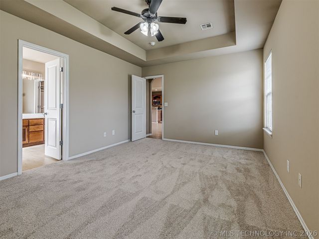 913 N Redbud Street, Jenks, OK 74037
