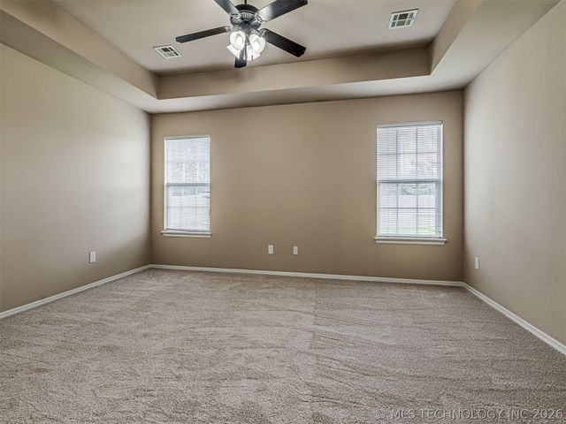 913 N Redbud Street, Jenks, OK 74037
