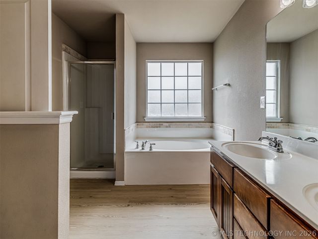 913 N Redbud Street, Jenks, OK 74037