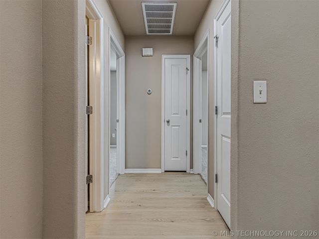 913 N Redbud Street, Jenks, OK 74037
