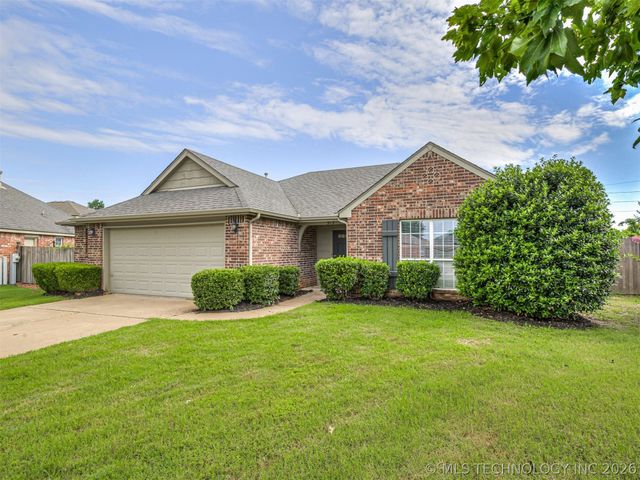 913 N Redbud Street, Jenks, OK 74037