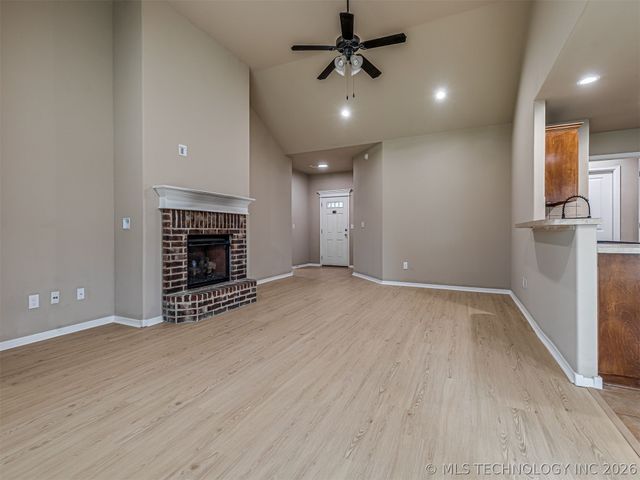913 N Redbud Street, Jenks, OK 74037