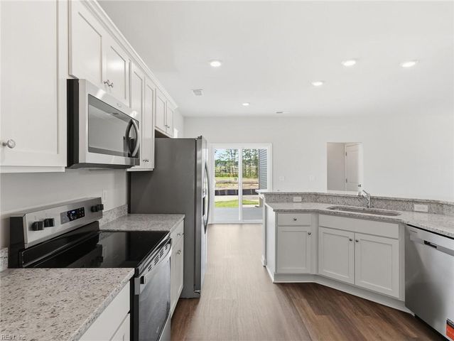 1008 Eastport PL, Suffolk, VA 23435