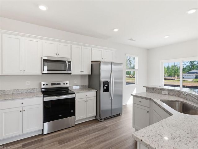 1008 Eastport PL, Suffolk, VA 23435