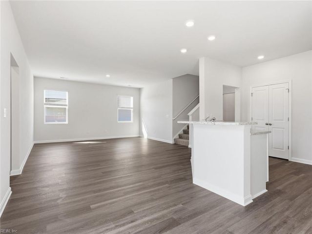 1008 Eastport PL, Suffolk, VA 23435
