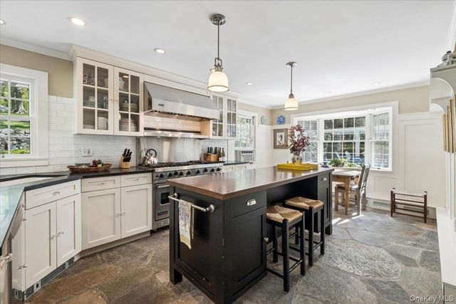 608 Farmers Mills Road, Carmel, NY 10512