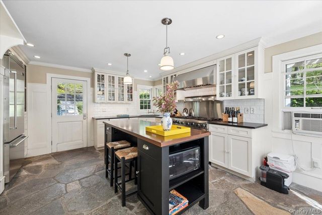 608 Farmers Mills Road, Carmel, NY 10512