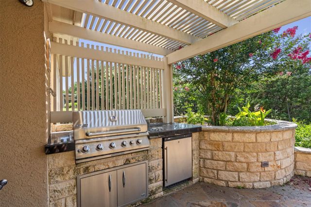 300 Pipe Creek LN, Georgetown, TX 78633