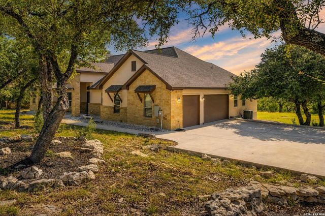2326 Cascada Pkwy, Spring Branch, TX 78070