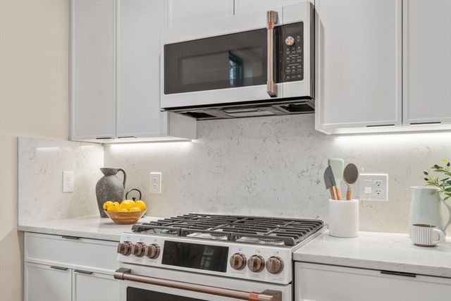 100 Lincoln Street 305, Boston, MA 02135