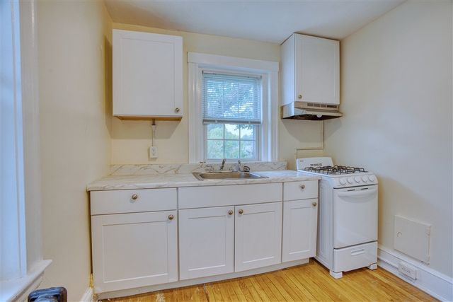 17 Greenleaf St 17, Quincy, MA 02169