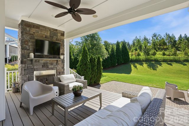 621 Bucks Quarry Court, Fort Mill, SC 29708