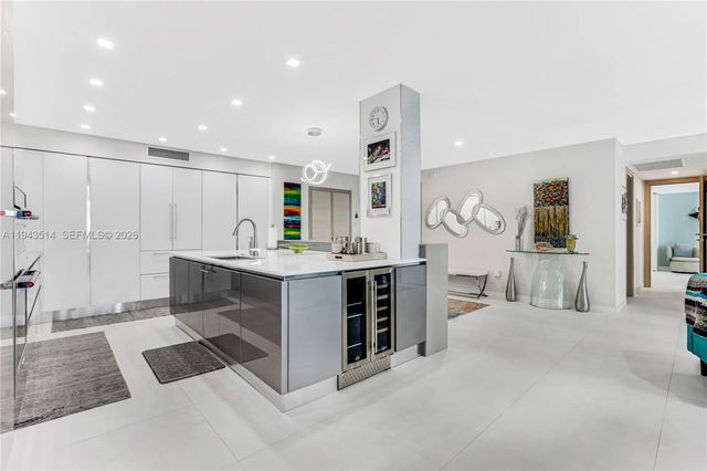 10155 Collins Avenue 606, Bal Harbour, FL 33154