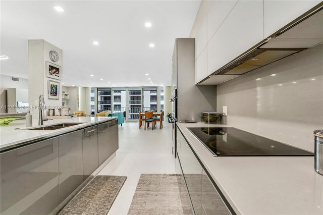 10155 Collins Avenue 606, Bal Harbour, FL 33154