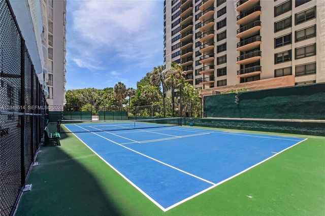 10155 Collins Avenue 606, Bal Harbour, FL 33154