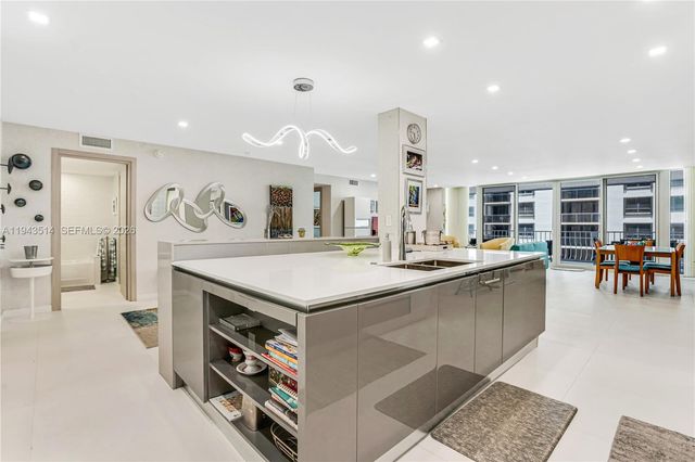 10155 Collins Avenue 606, Bal Harbour, FL 33154