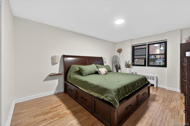 155-25 81st Street 28, Howard Beach, NY 11414