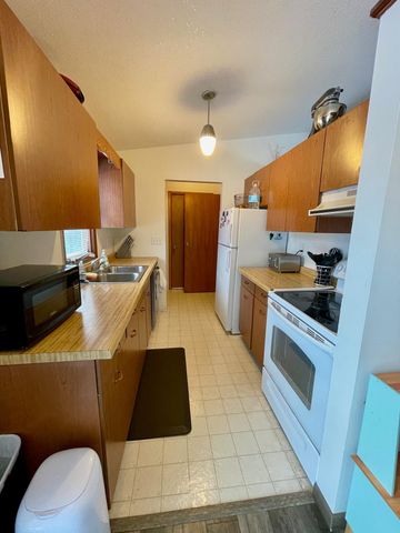 501 Maple Lane, Moorhead, MN 56560