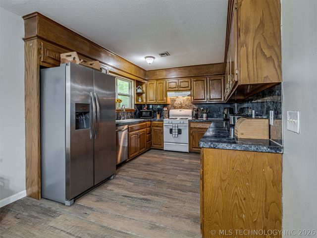 15505 S 291st East Avenue, Coweta, OK 74429