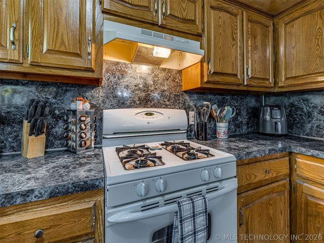 15505 S 291st East Avenue, Coweta, OK 74429