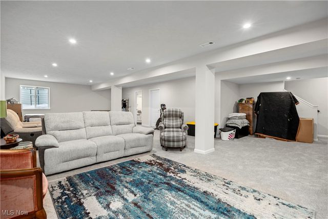 6194 James Drive, Lorain, OH 44053