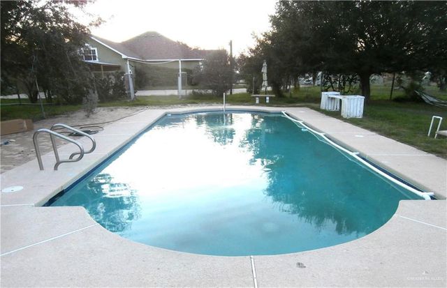 1308 Donna Plaza S Circle, Donna, TX 78537