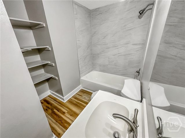 815 E Waldburg Street, Savannah, GA 31401