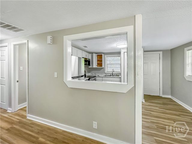 815 E Waldburg Street, Savannah, GA 31401