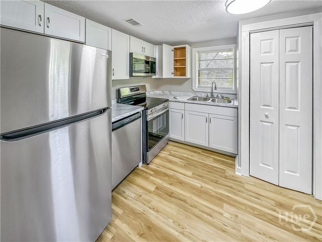 815 E Waldburg Street, Savannah, GA 31401