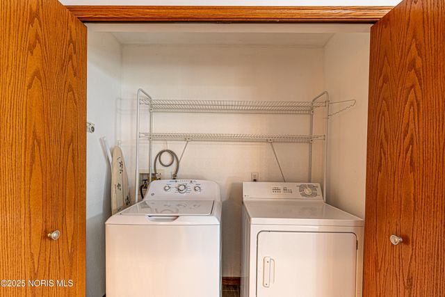 1269 Grassy Lane, Rossford, OH 43460