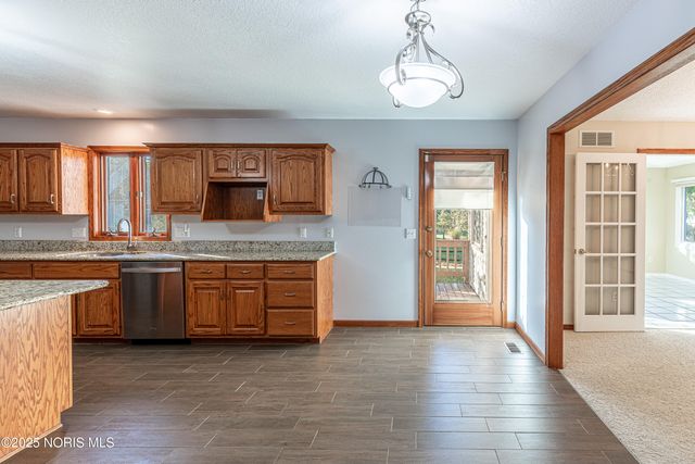 1269 Grassy Lane, Rossford, OH 43460