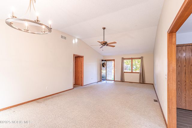 1269 Grassy Lane, Rossford, OH 43460