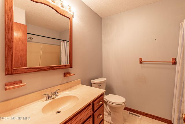 1269 Grassy Lane, Rossford, OH 43460