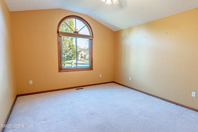 1269 Grassy Lane, Rossford, OH 43460