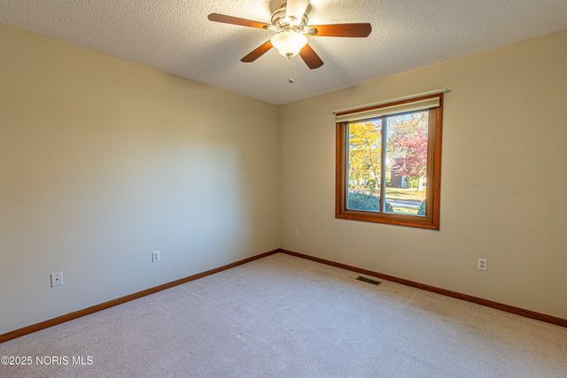 1269 Grassy Lane, Rossford, OH 43460