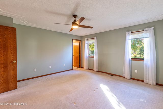 1269 Grassy Lane, Rossford, OH 43460