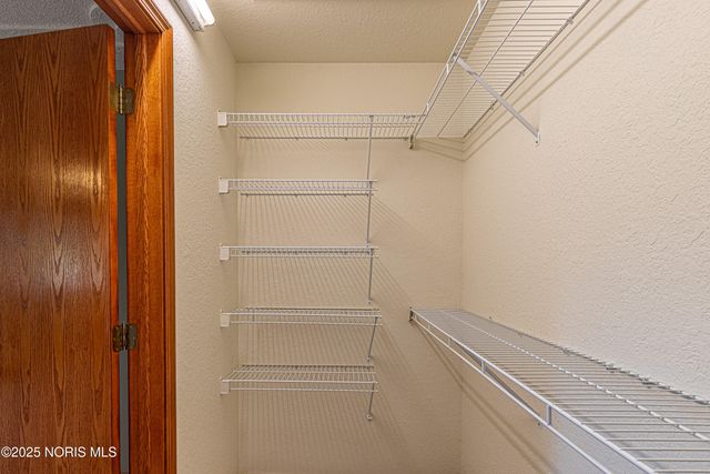 1269 Grassy Lane, Rossford, OH 43460