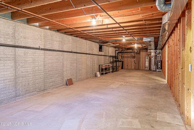 1269 Grassy Lane, Rossford, OH 43460