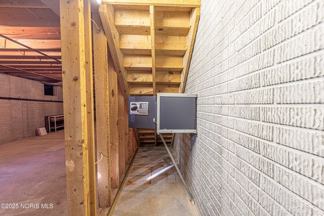 1269 Grassy Lane, Rossford, OH 43460